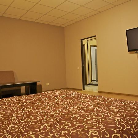West Hotel Kharkiv Bagian luar foto